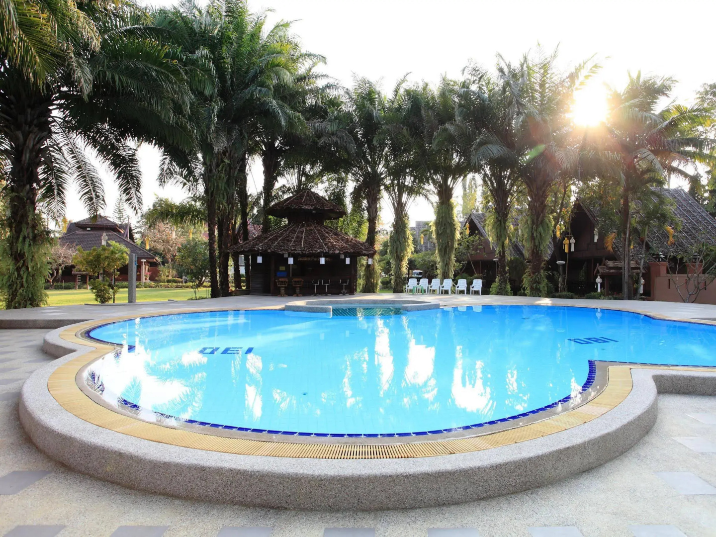 Golden Pai and Suite Resort