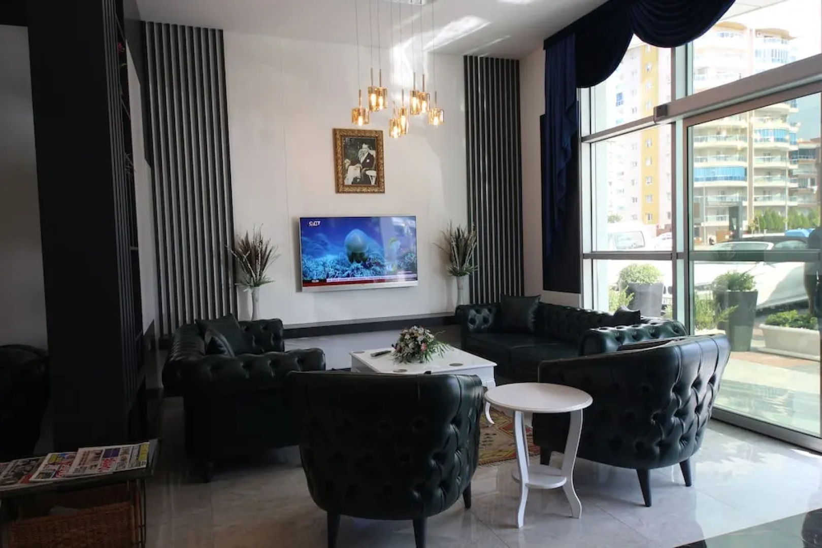 Golden Rose Deluxe Hotel