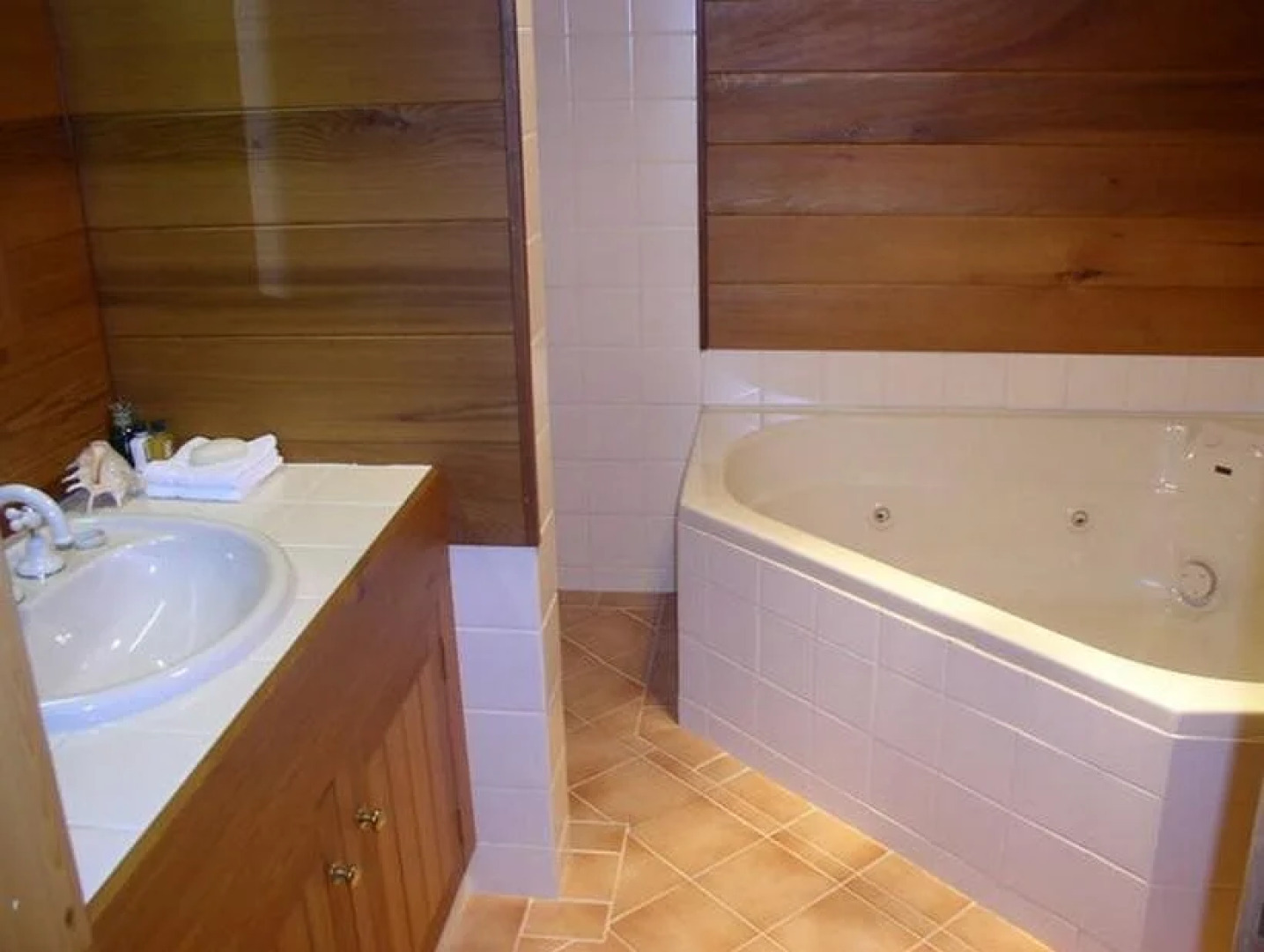 Kemeys Mountain Hideaway