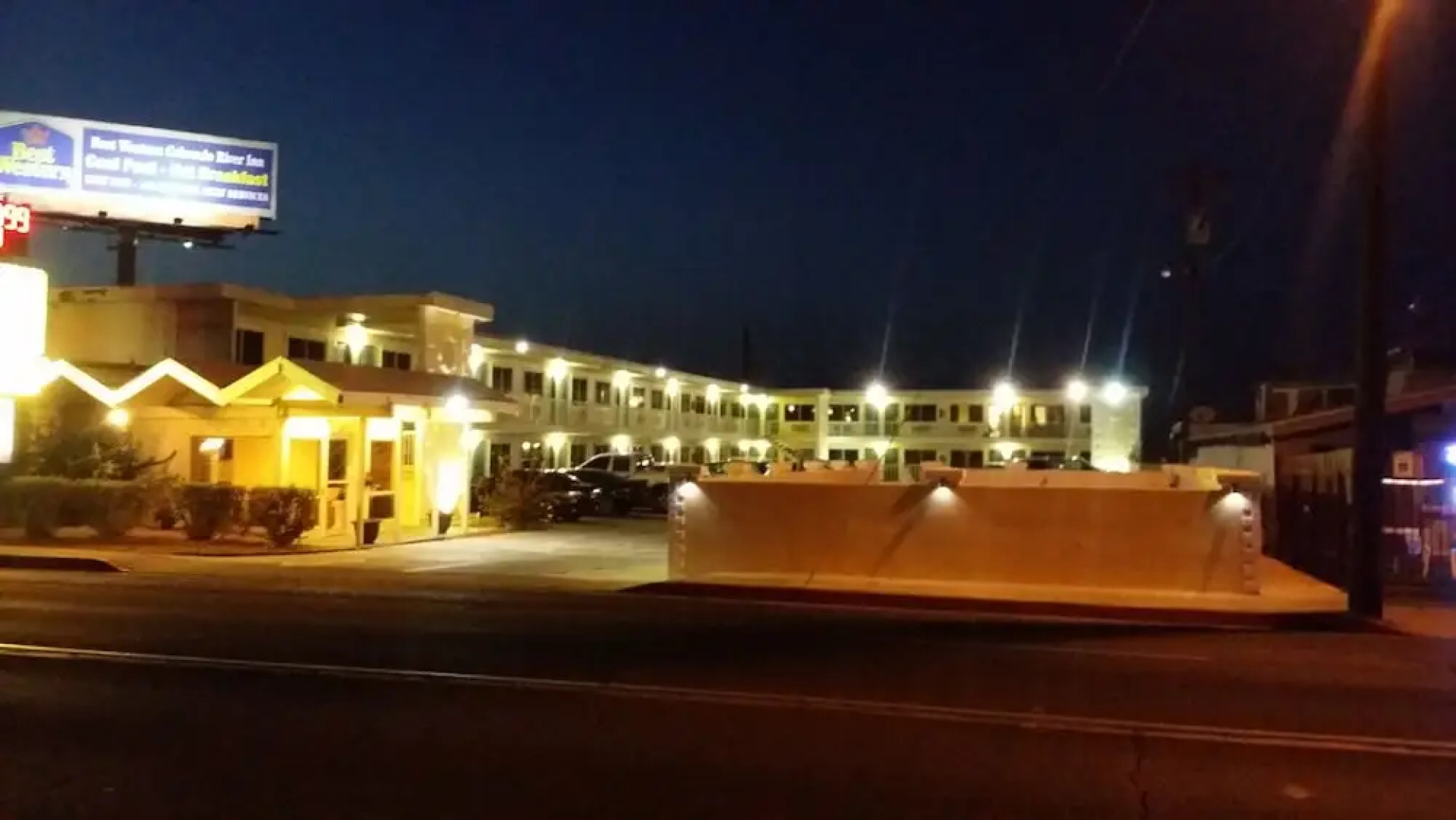 Desert Mirage Inn & Suites