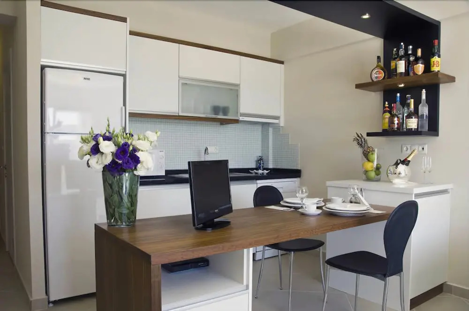 Kondo Suites & Residence