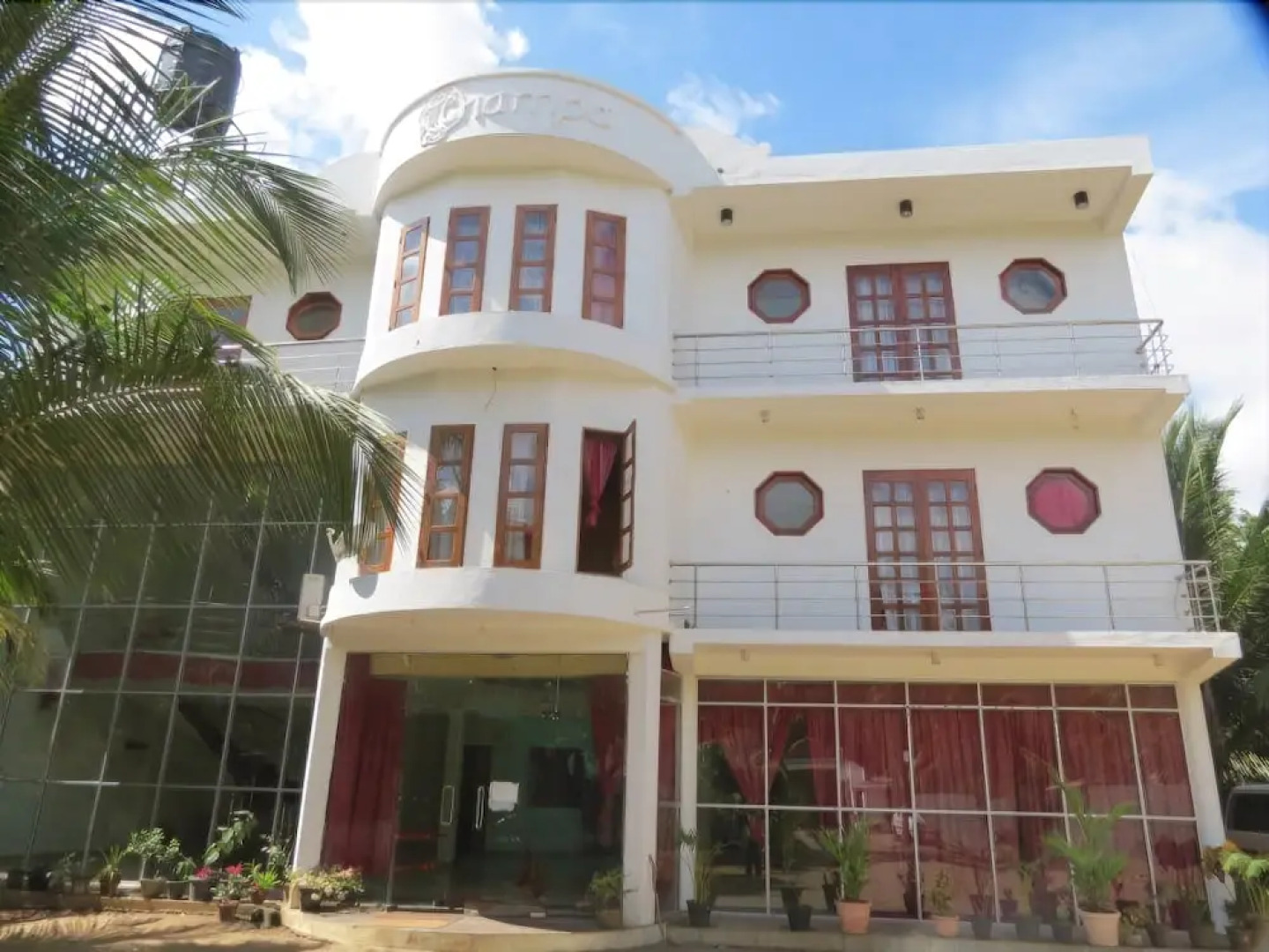 Thampa Tourist Hotel in Vavuniya