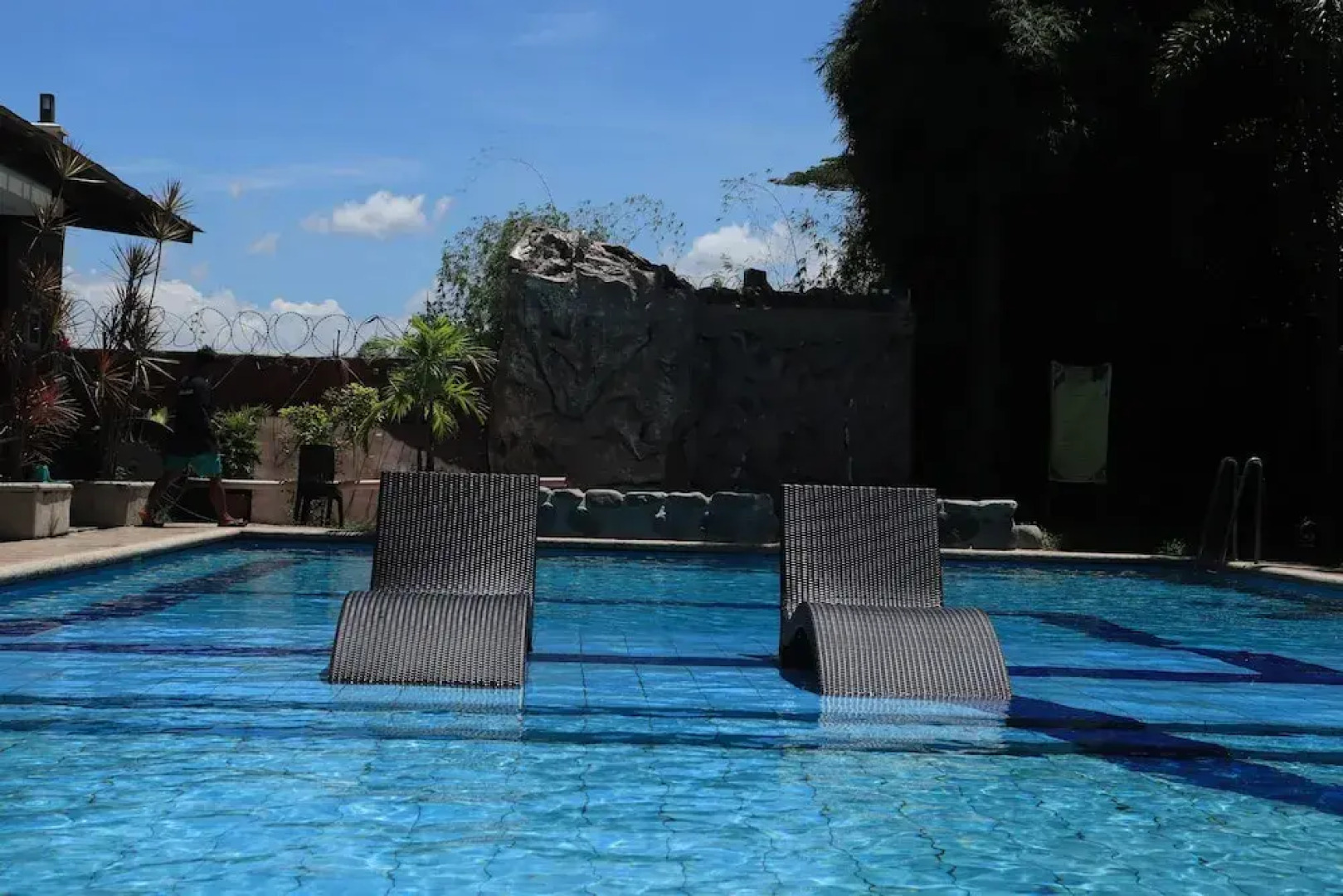 Sarojus Farmview Hotel