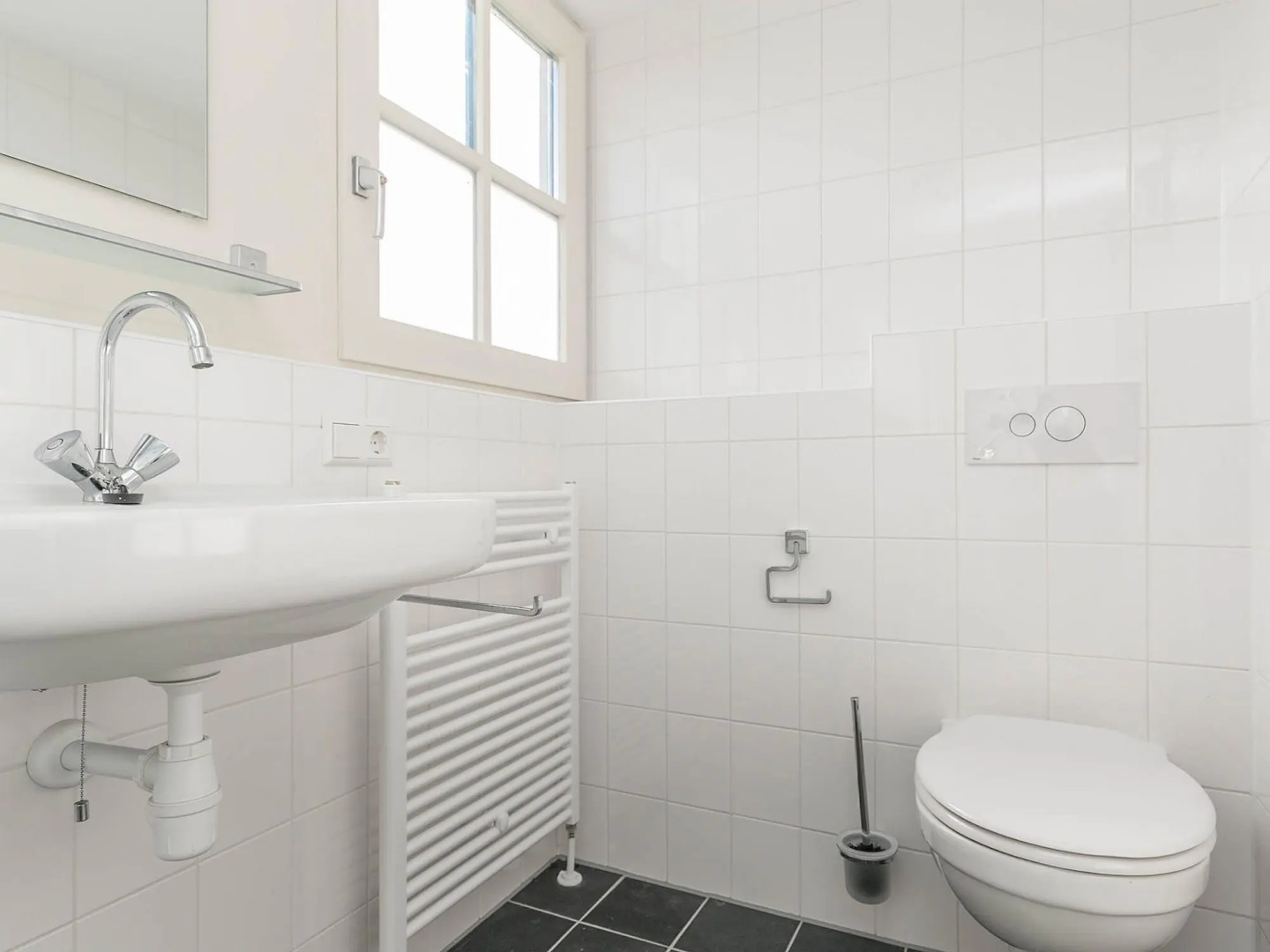 Detached 2 Bathroom Villa in Quiet Location near Forest