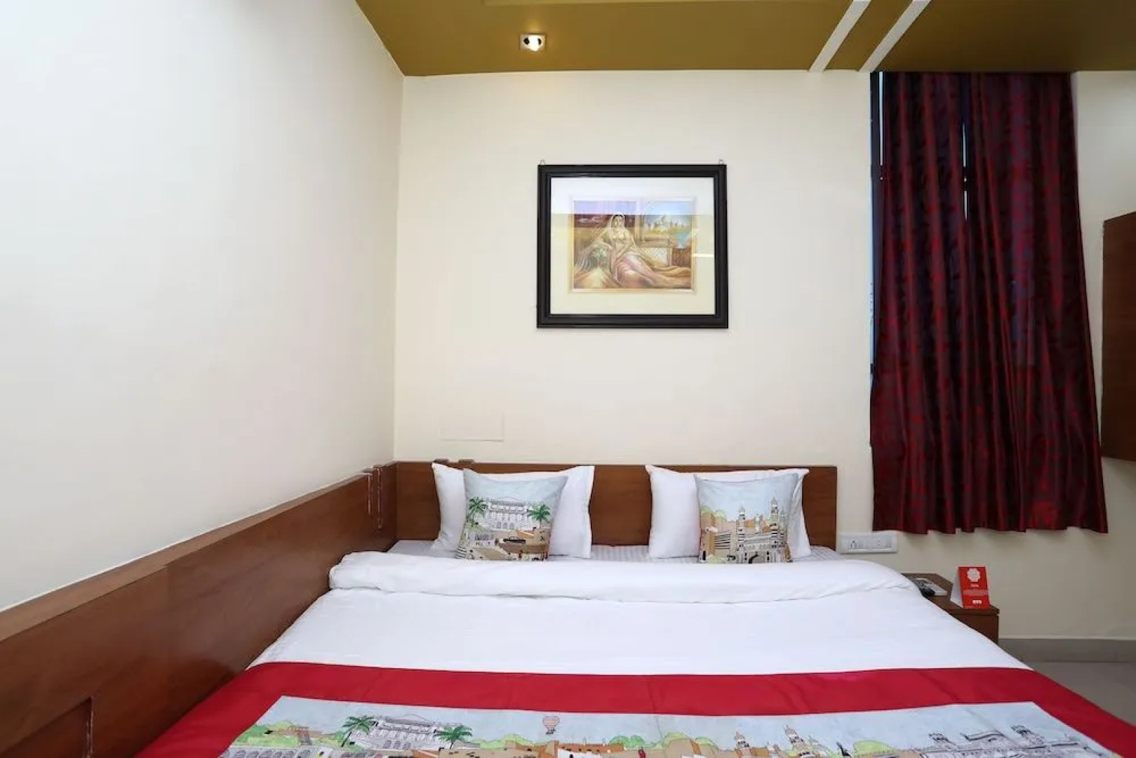 OYO 10413 Hotel Royal Plaza