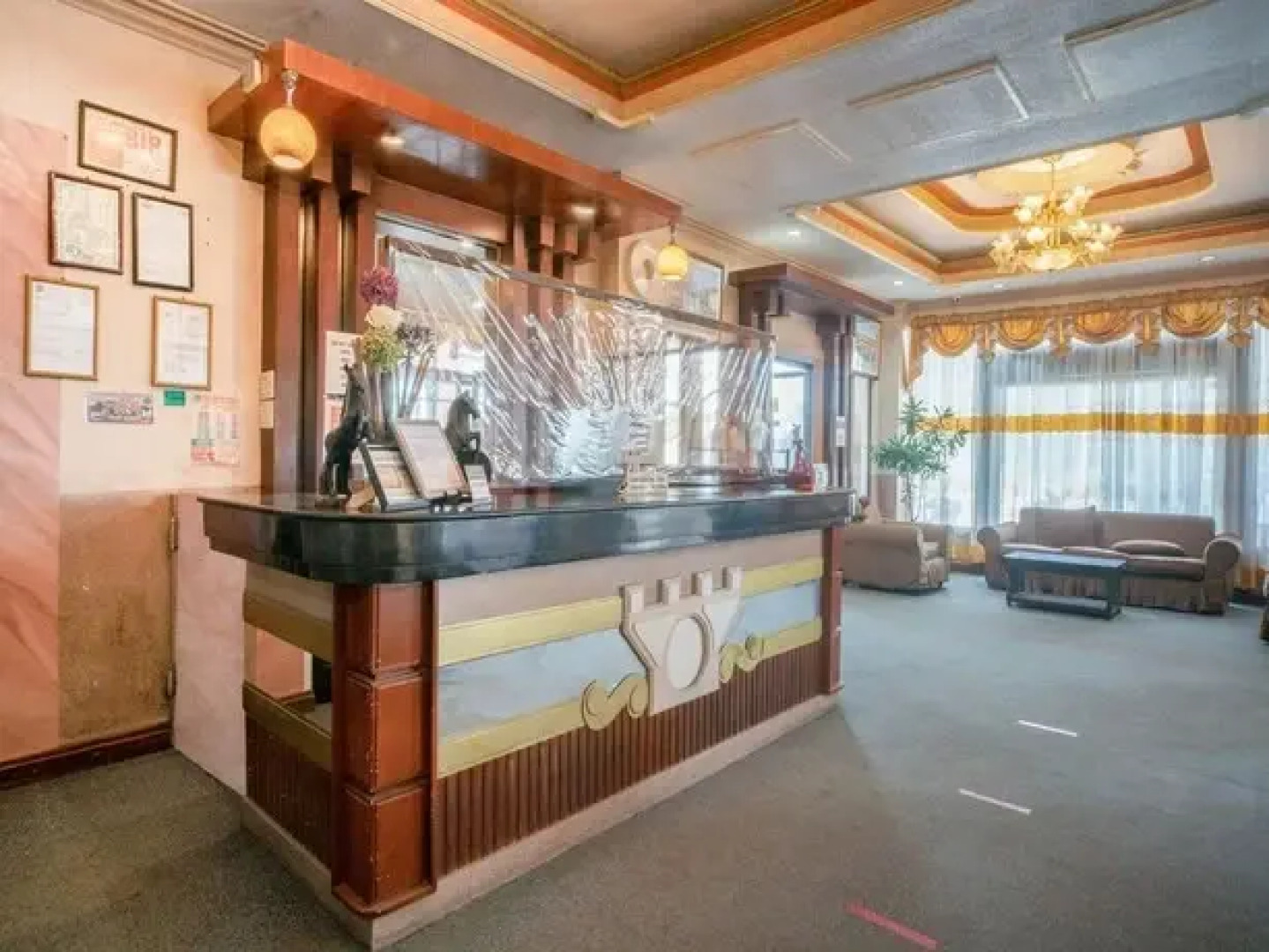 OYO 680 Golden Palace Hotel