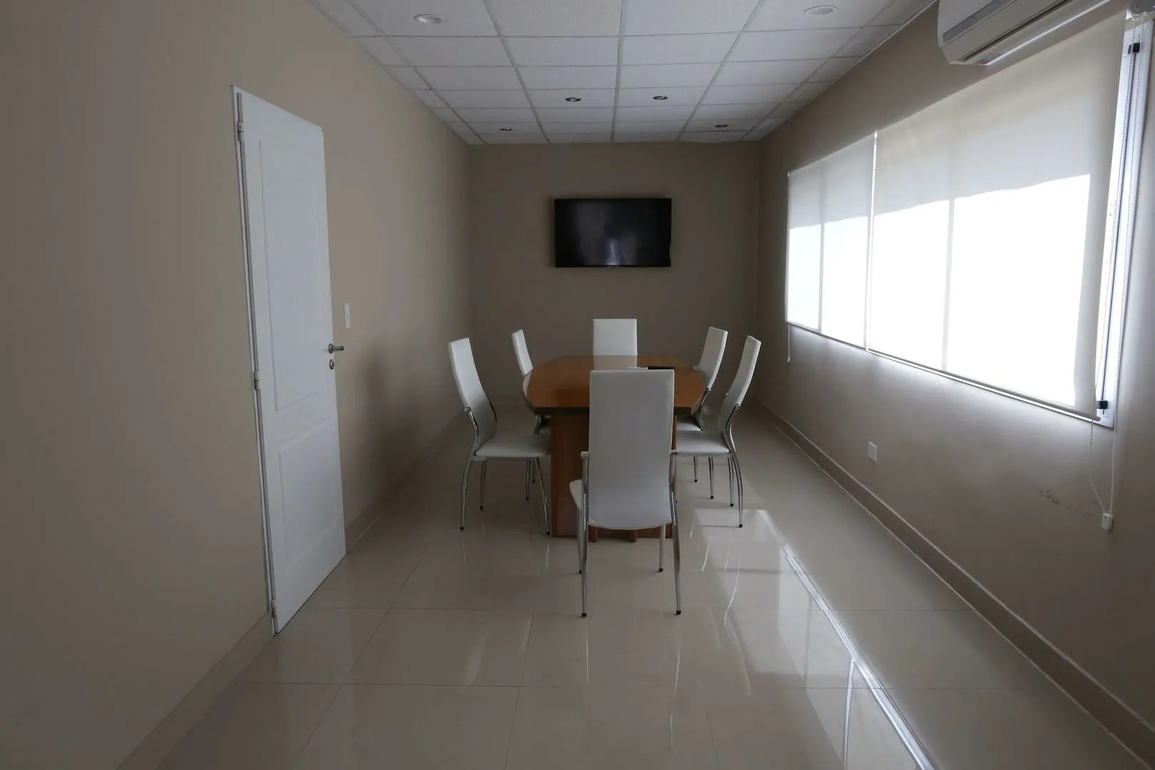 Howard Johnson by Wyndham Escobar Hotel