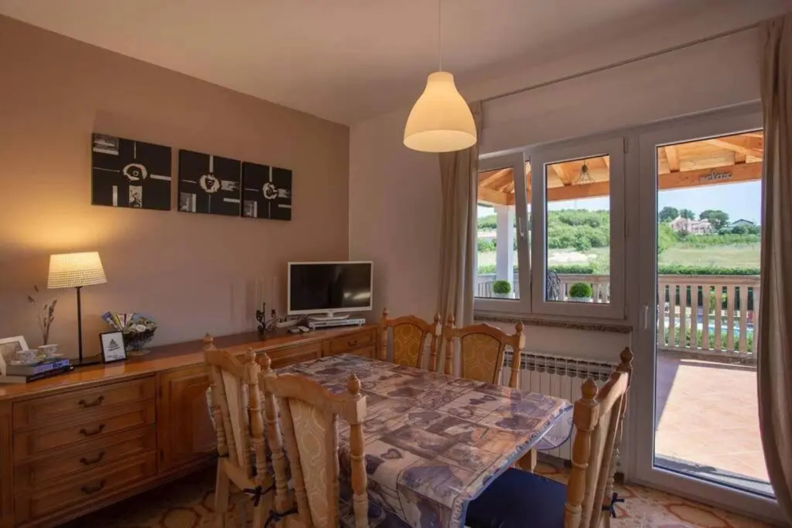 Apartments Holliday House Leylandia