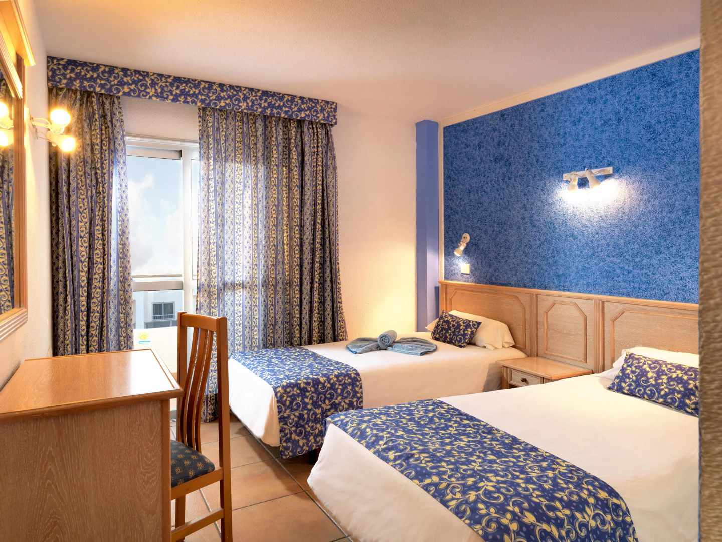 Apartamentos Oro Blanco