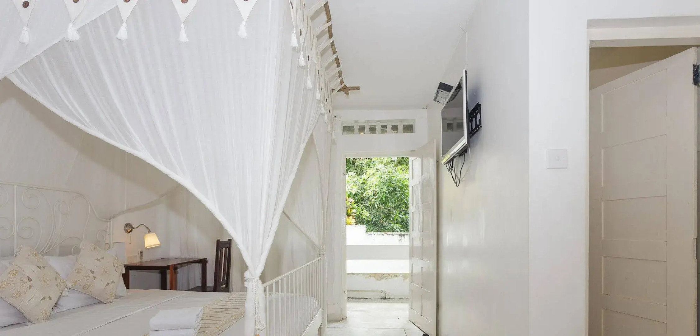 Royce Boutique Hotel