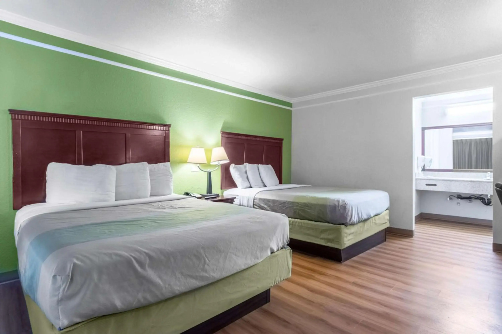 Motel 6 Kingsburg, CA