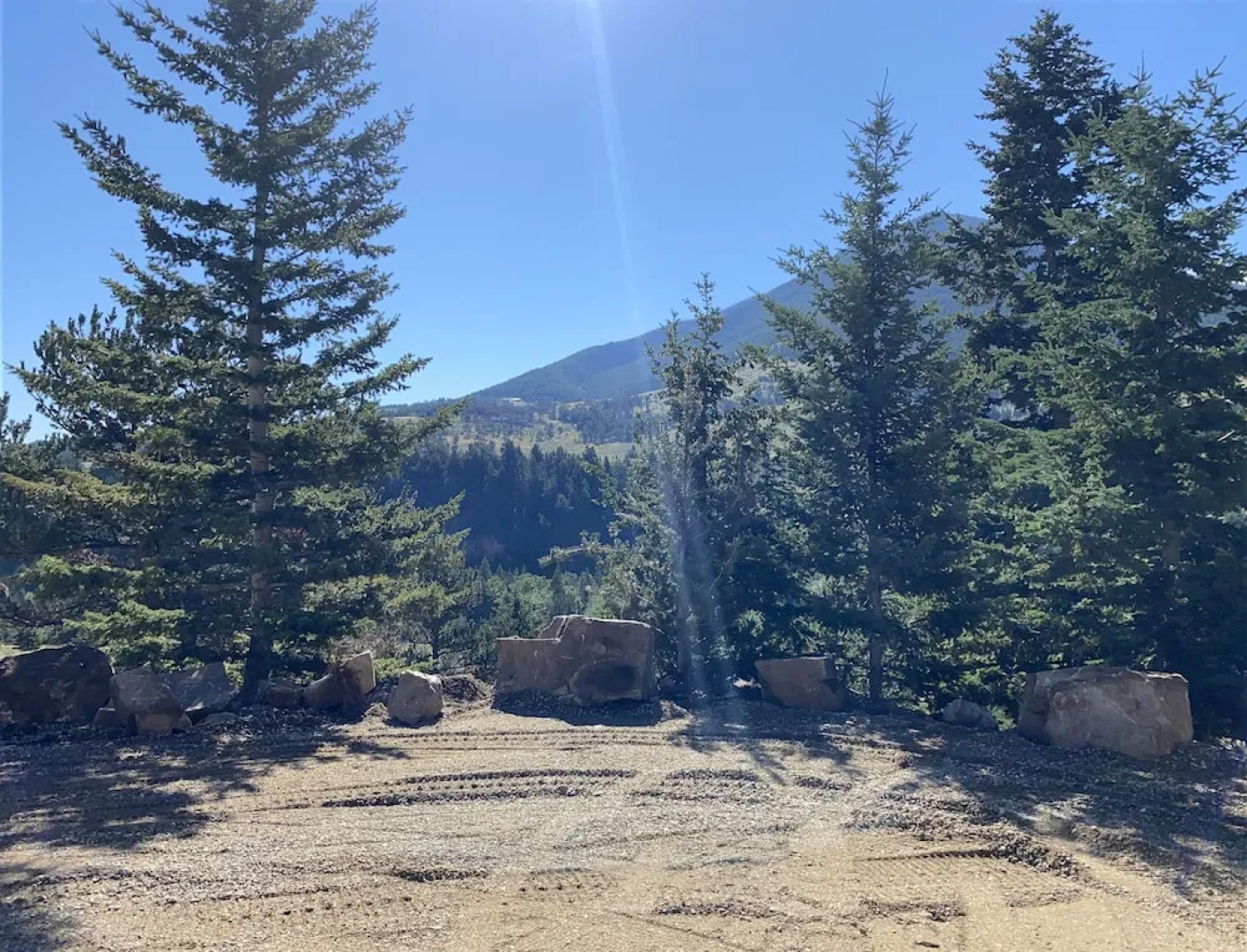 Two Bears Inn Bed & Breakfast