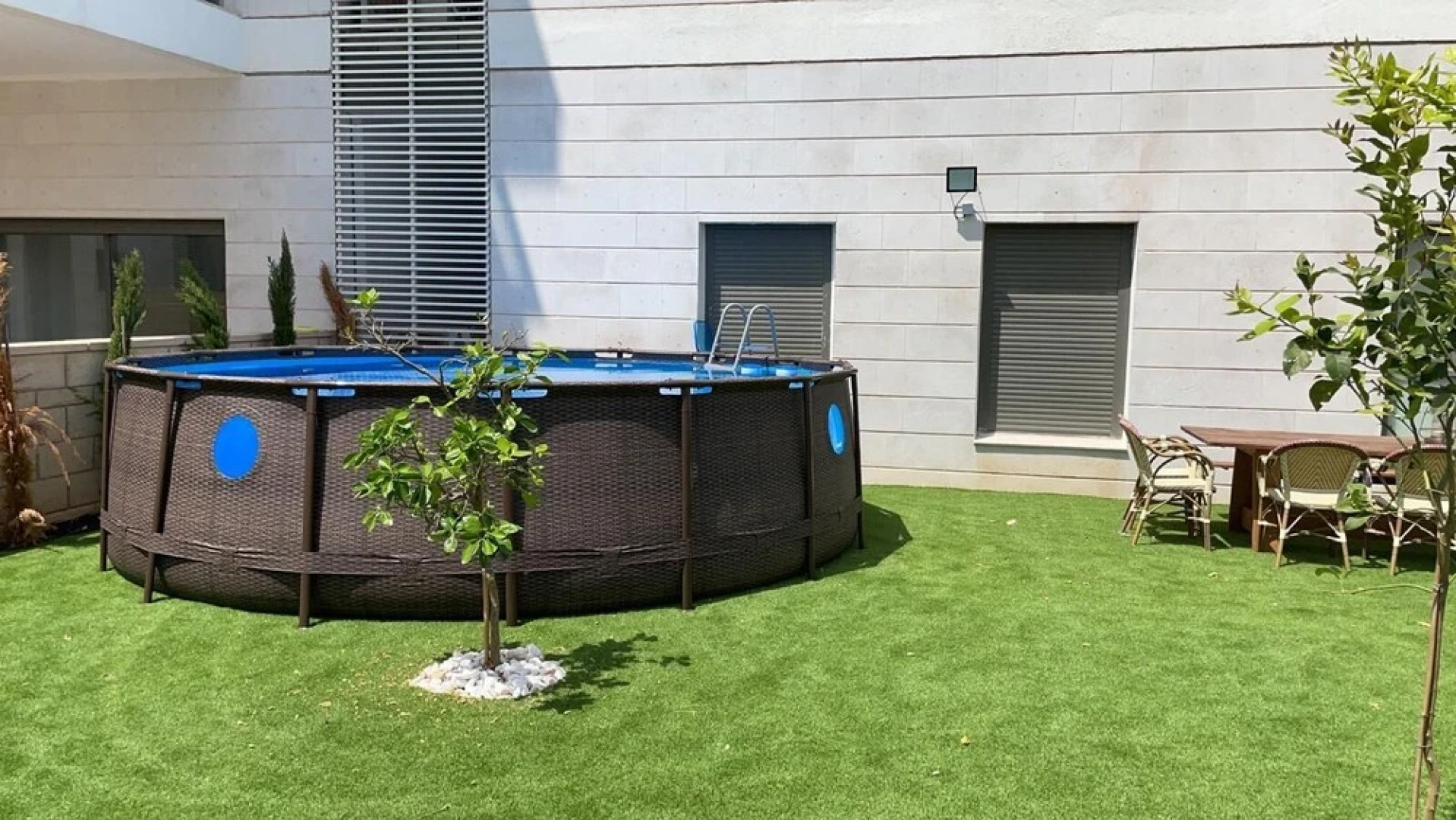 Deluxe Apartment with Private GardenArea