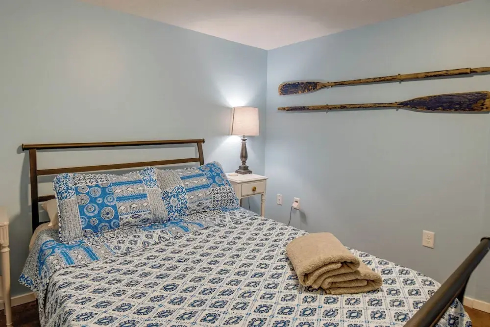 Gilford Getaway w/ Mountain Views & Fire Pit!