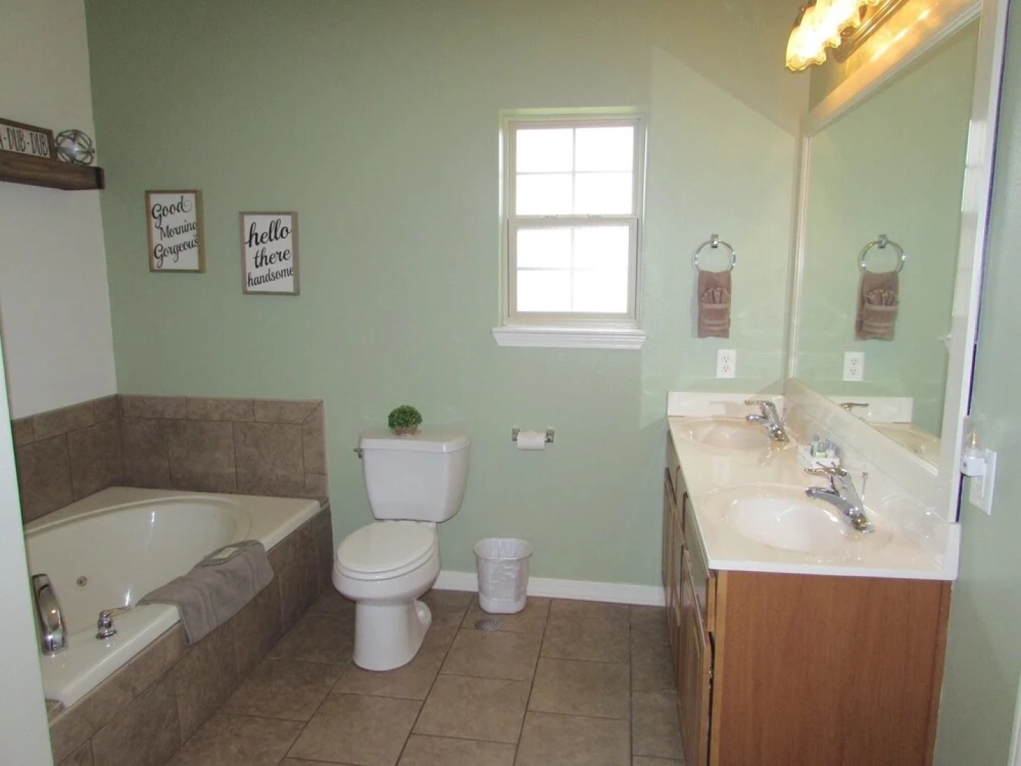 Condo A-7 3 Bedroom Condo by Redawning