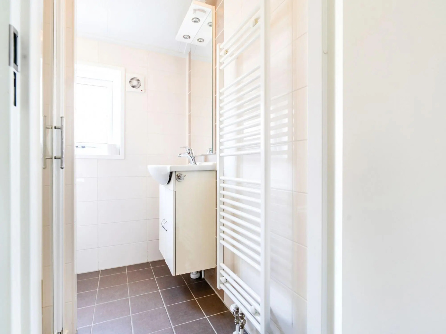 Glamping With Veranda Over Water