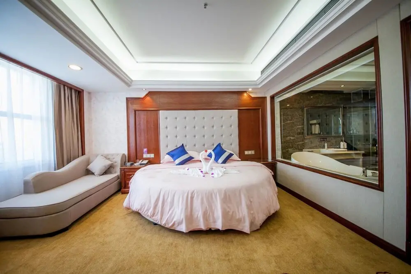 Yongzhou Xiaoxiang Binghu Hotel