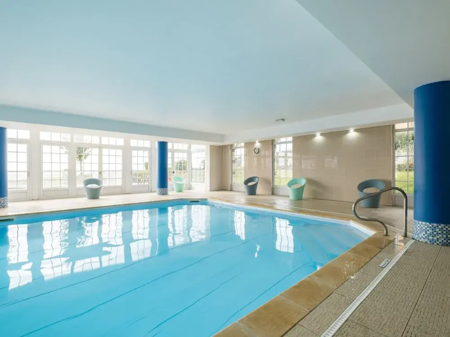 Flat on the Beach With Pool in Le Crotoy