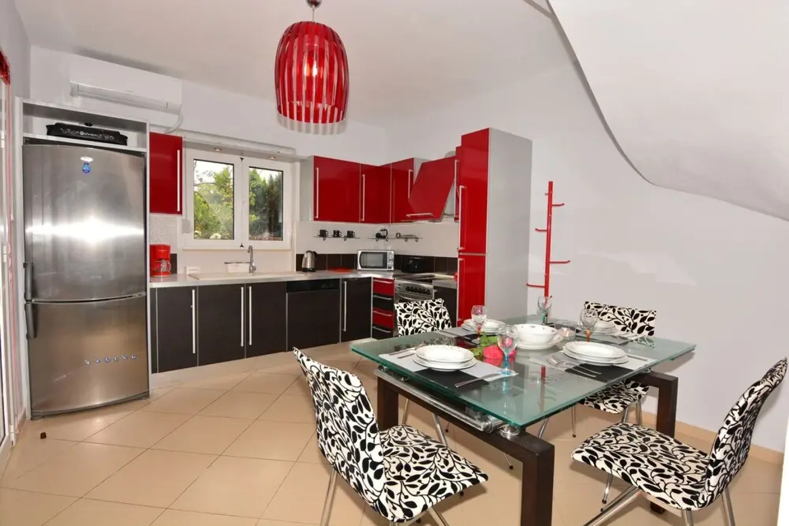 Dulce Propiedad Ubicada En Asteri Para 4 Personas.