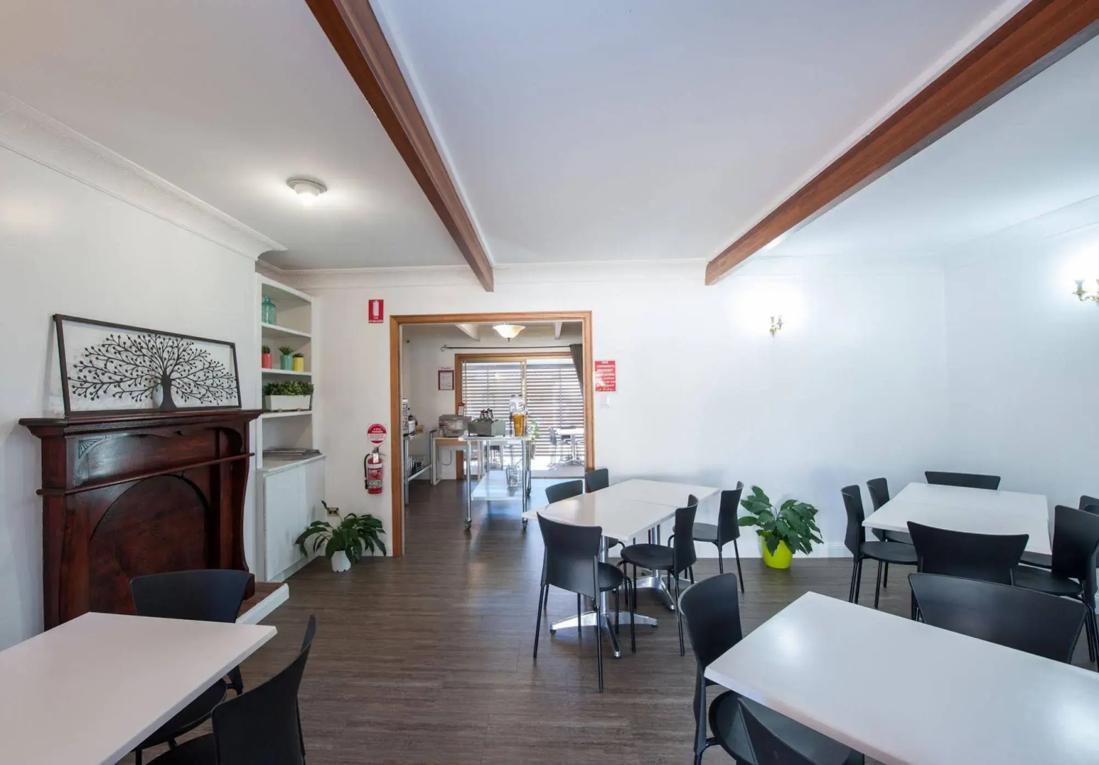Jacaranda Place Motor Inn