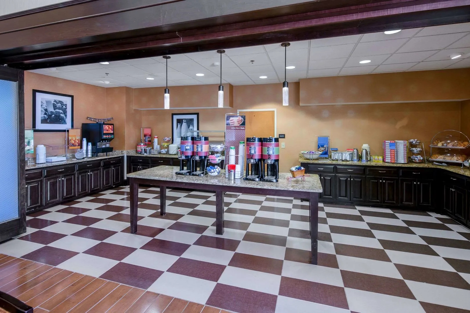 Hampton Inn & Suites Augusta West