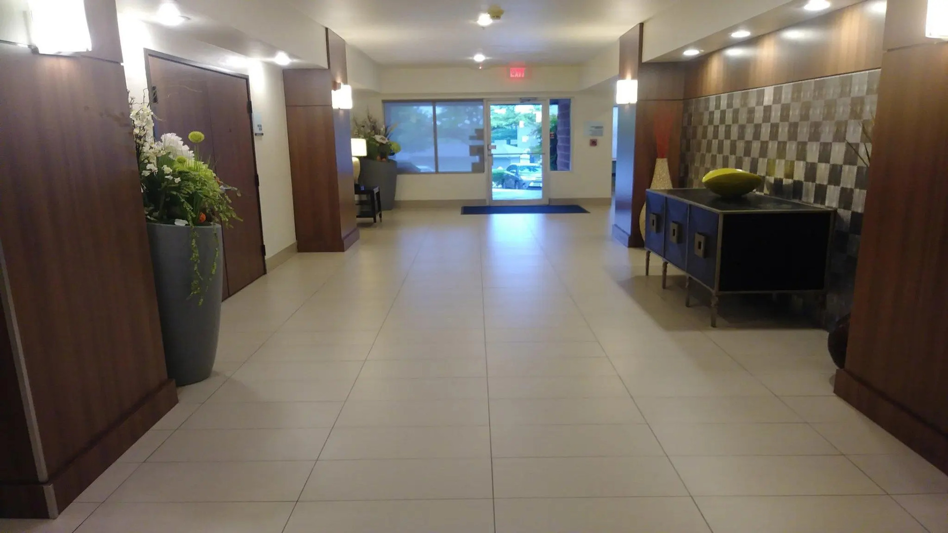 Holiday Inn Express & Suites Dallas Park Central Northeast by IHG