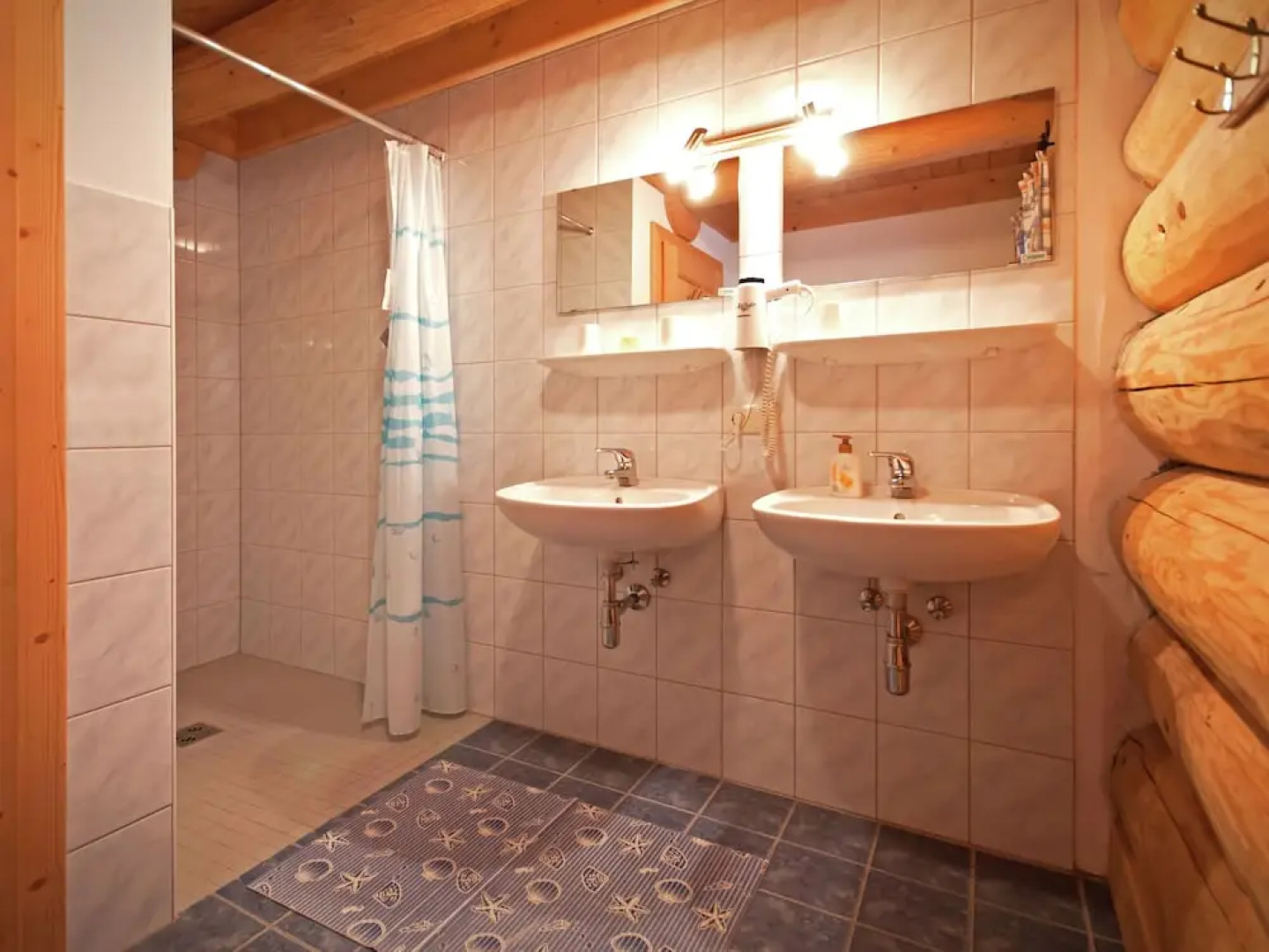 Cozy Chalet in Fusch an der Großglocknerstraße With Sauna