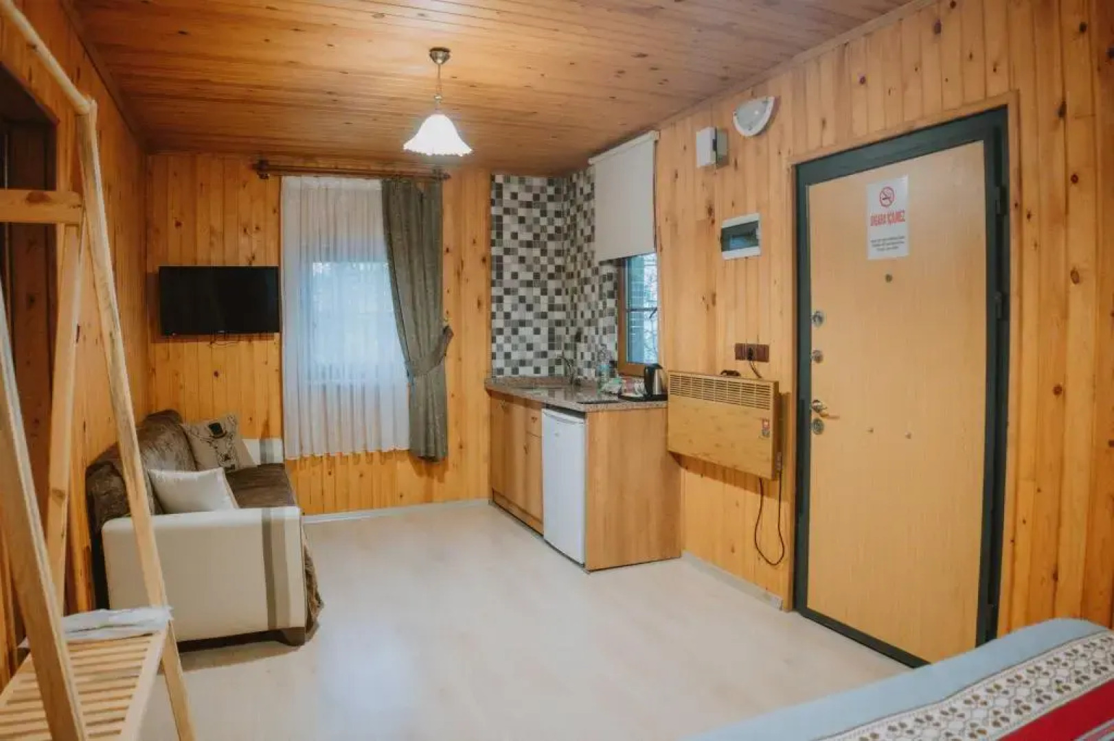 Baskonus Yaylasi Orman Evleri