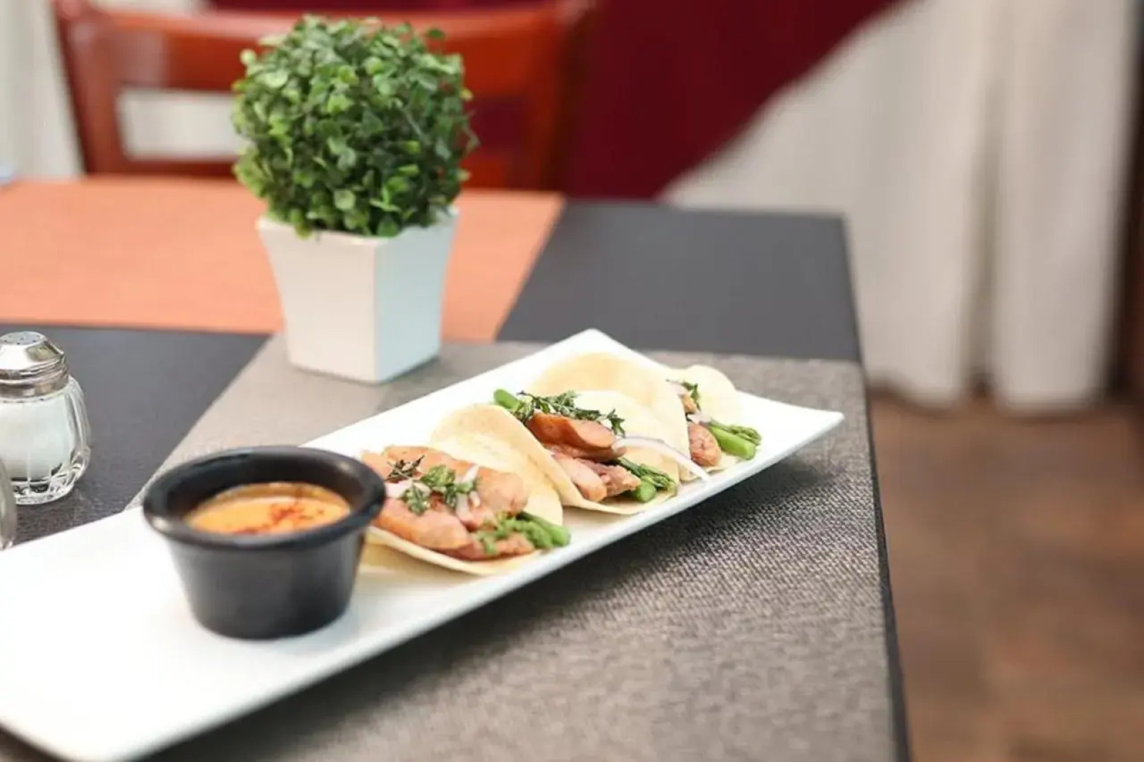 Hotel Ecce Inn & Spa