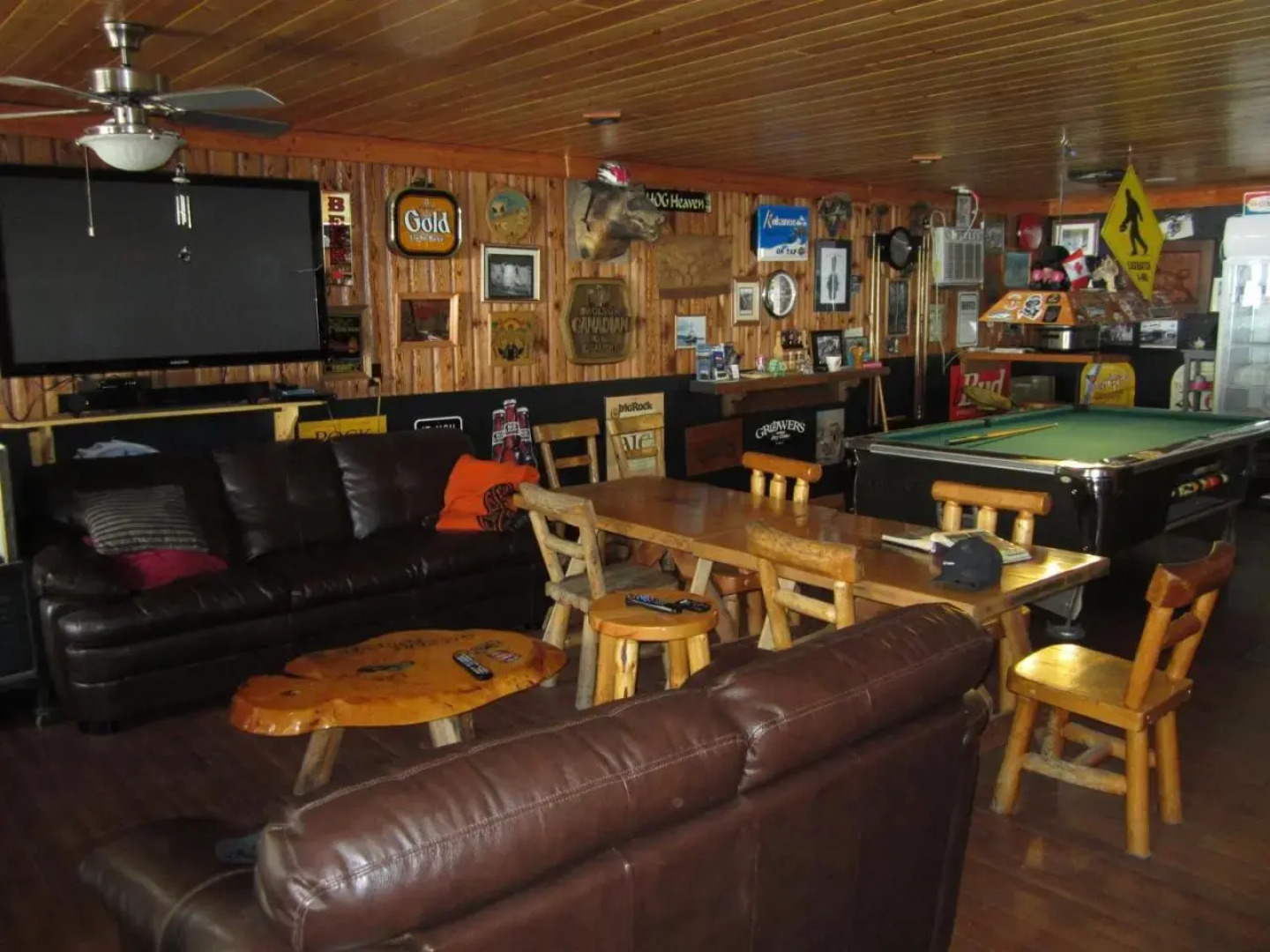 Log Inn Pub