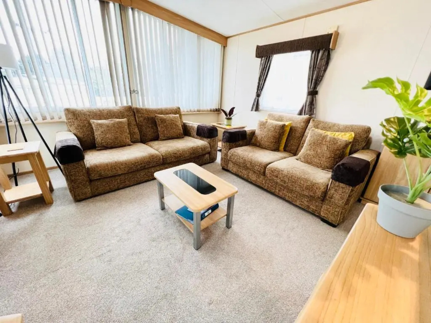 Luxury 2 Bedroom Caravan LG39, Shanklin, Isle of Wight