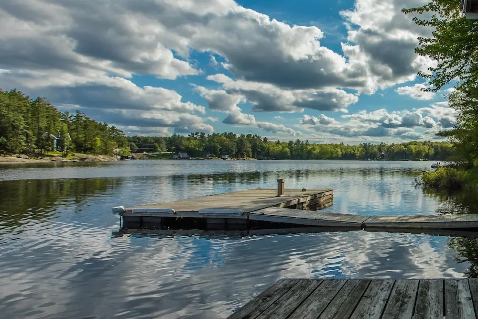 Daydreams Cottage~Beautiful 5 Bed 2 Bath Cottage on Brandy Lake