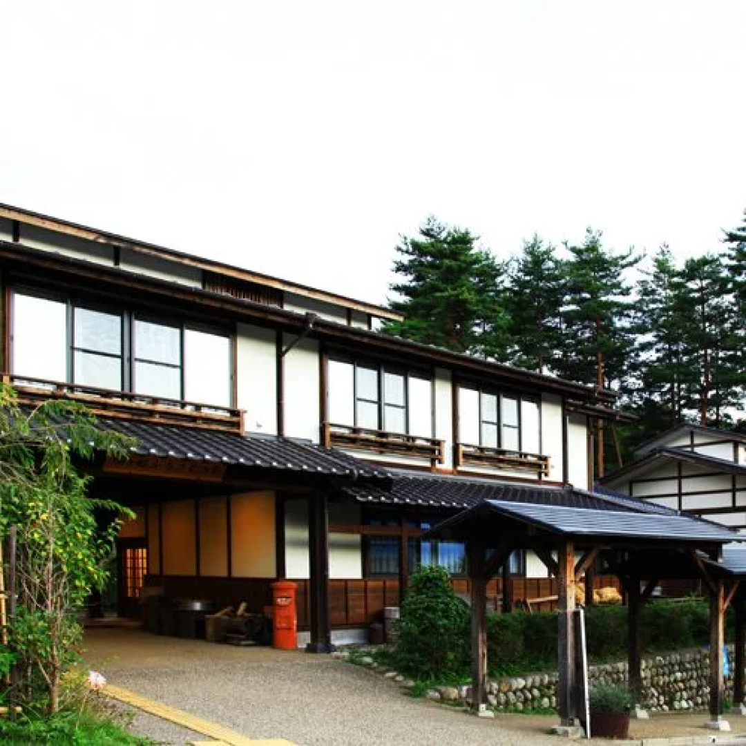 Komagane Fususato No Le