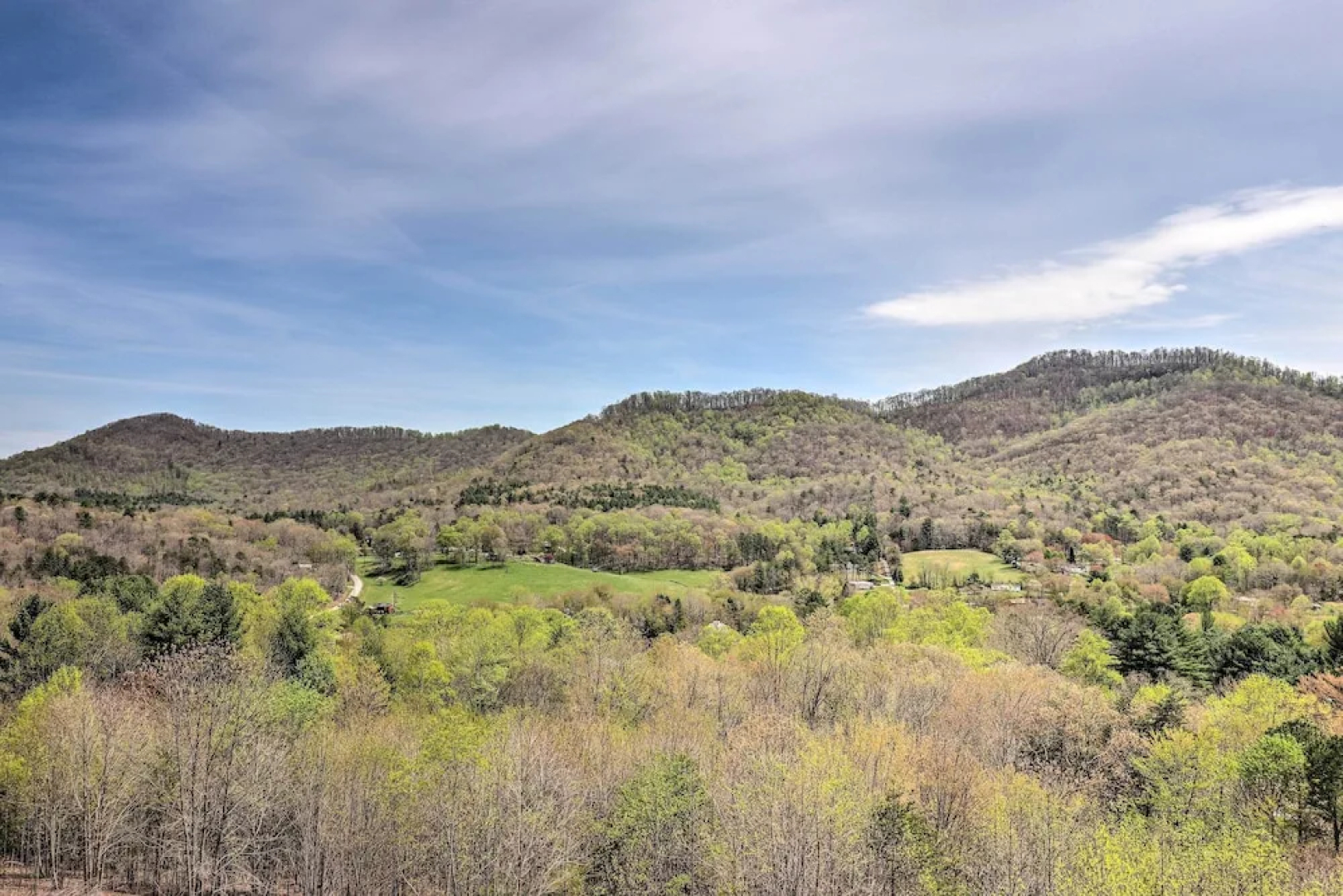 Mountain Refuge w/ View, 12 Mi to Asheville!