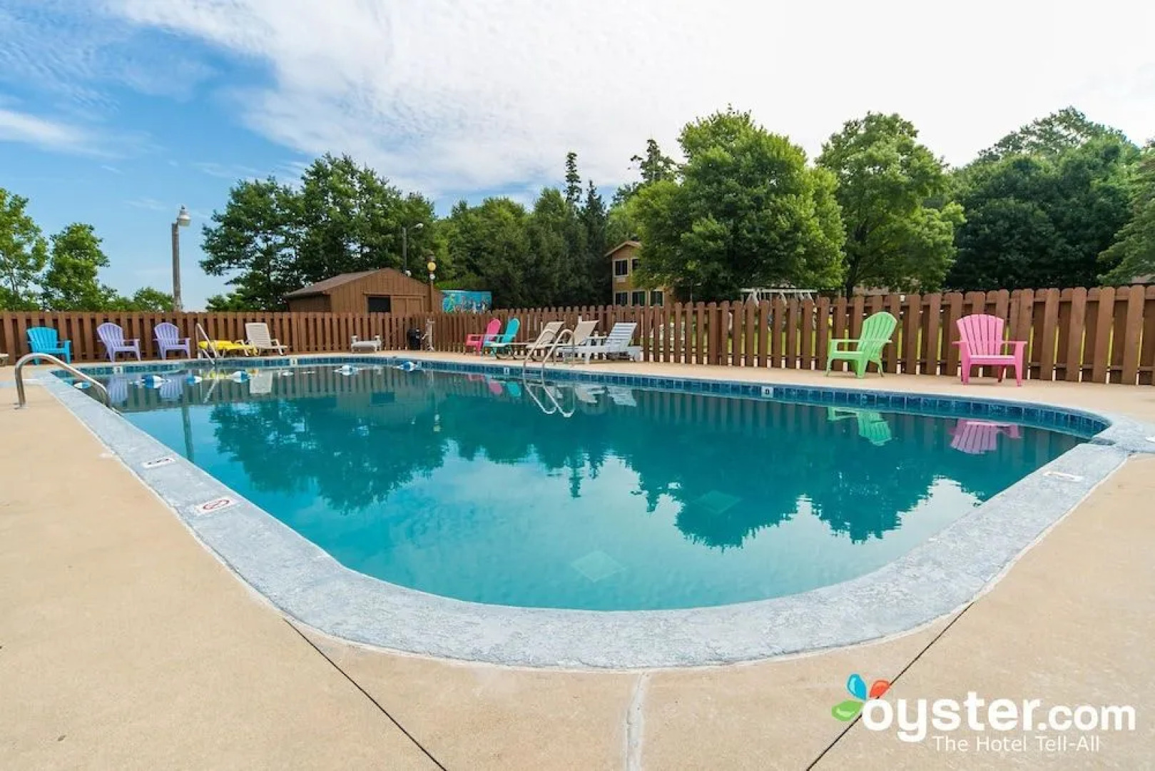 Lake Bluff Inn and Suites