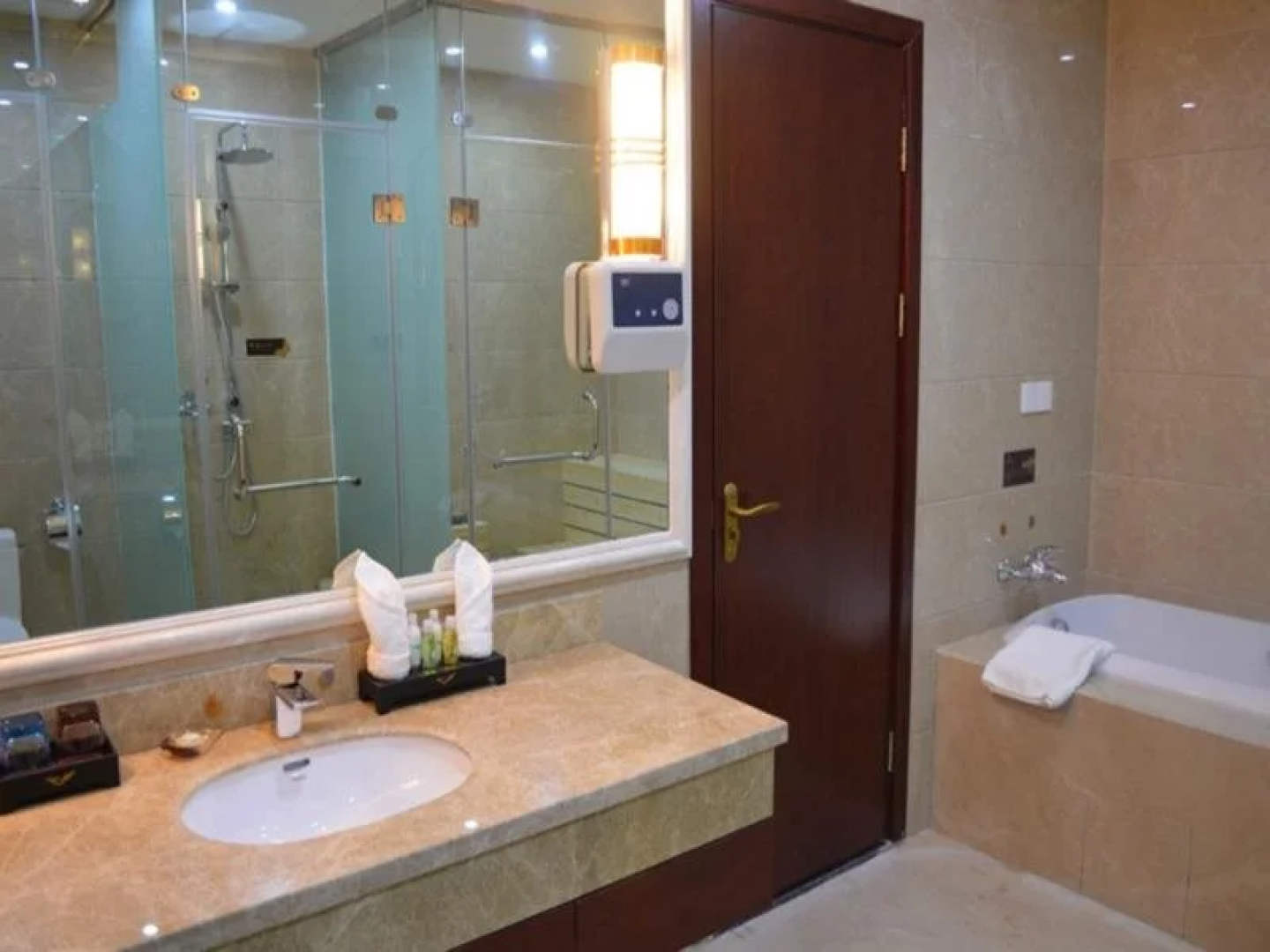 Fwinchine International Hotel