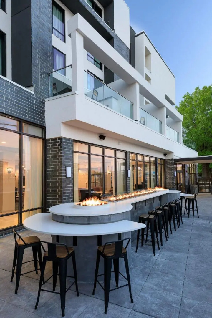 Courtyard by Marriott Richmond West