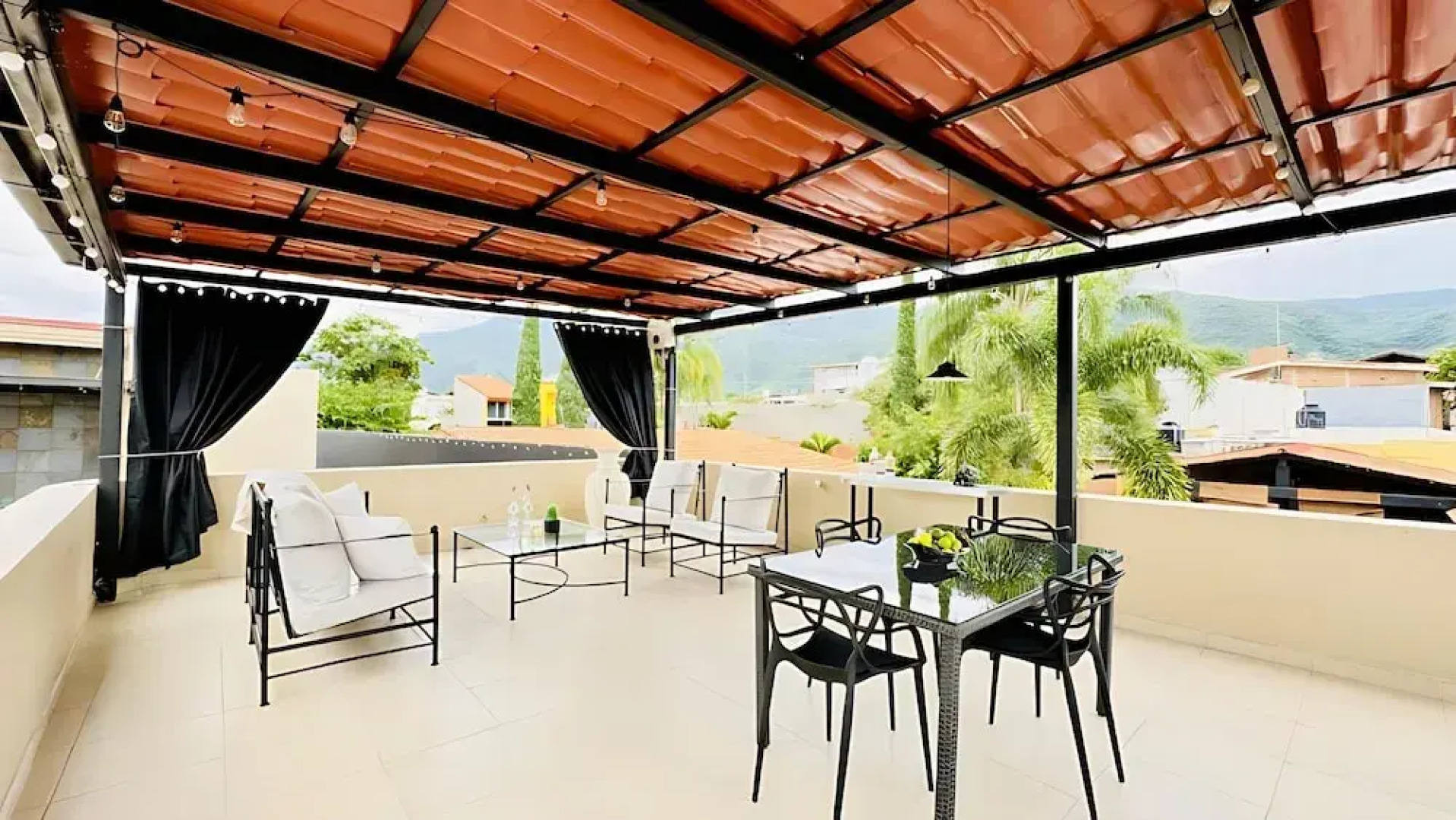 Modern 1 Bedroom Guesthouse - Free Bikes - Huge Patio - Gym - Pickleball Court