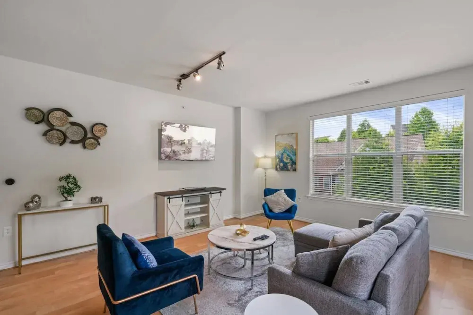 Luxury Penthouse of Lorton VA