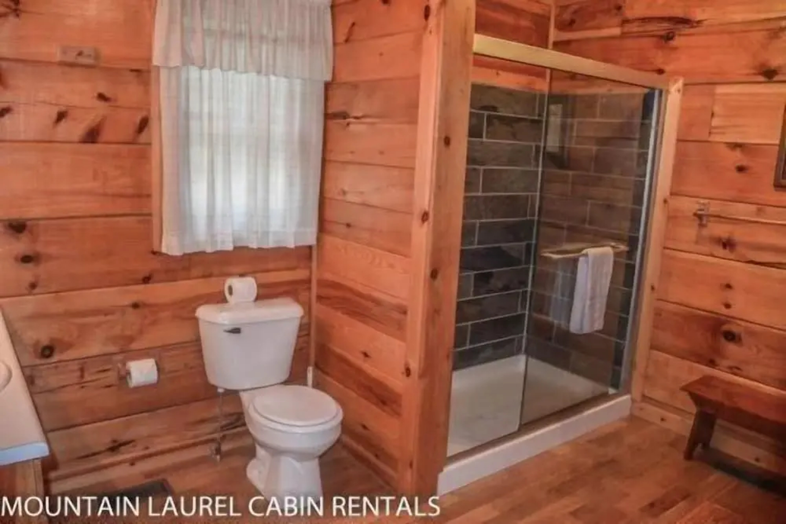 Sunset Ridge 3 Bedroom Apartment by Mountain Laurel Cabin Rentals