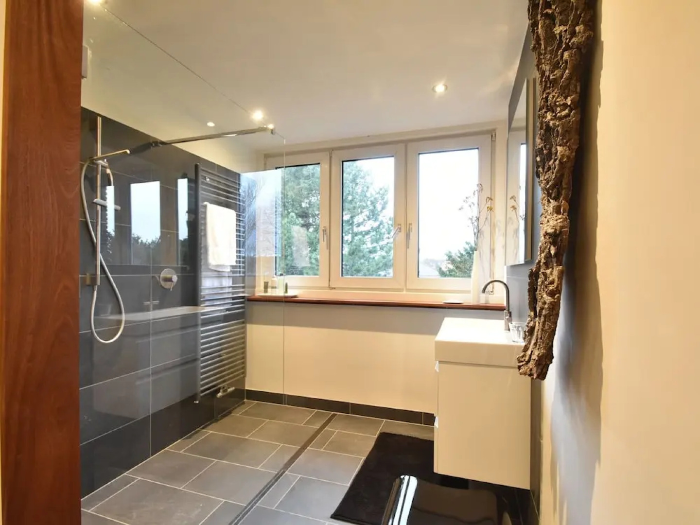 Comfortable Holiday Home in Overveen With a Terrace