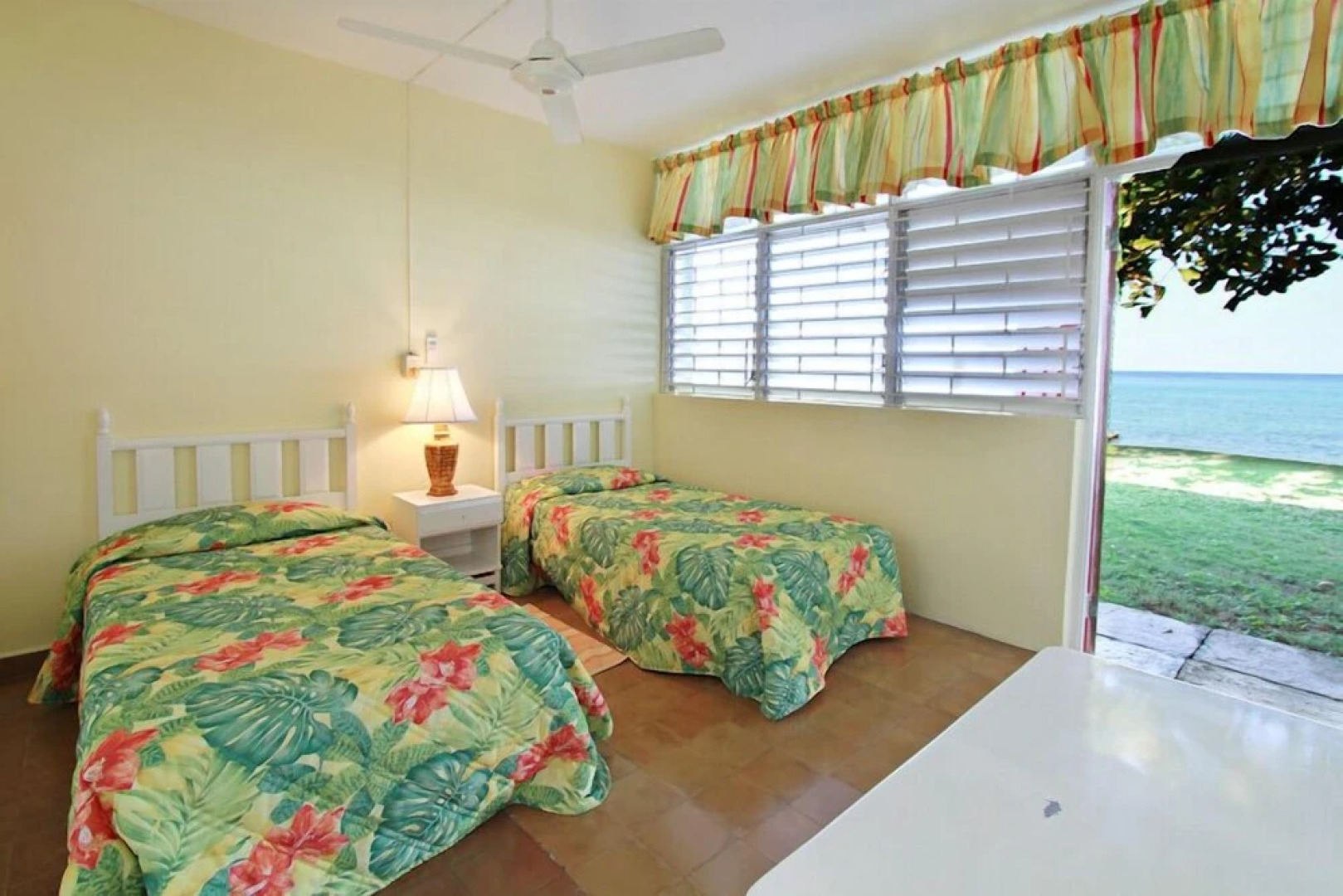 Miramar Villas, 6br by Jamaican Treasures