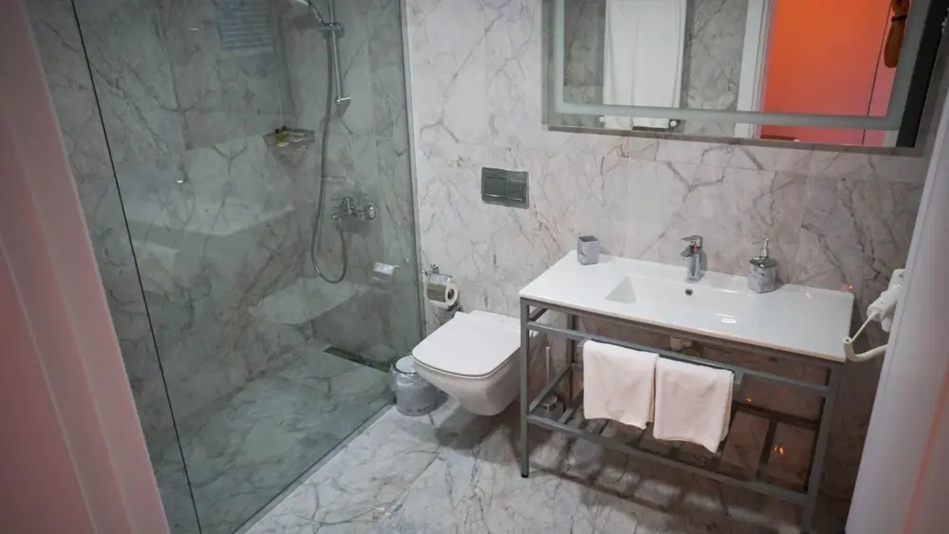 Beyaz Ev Hotel & Restaurant