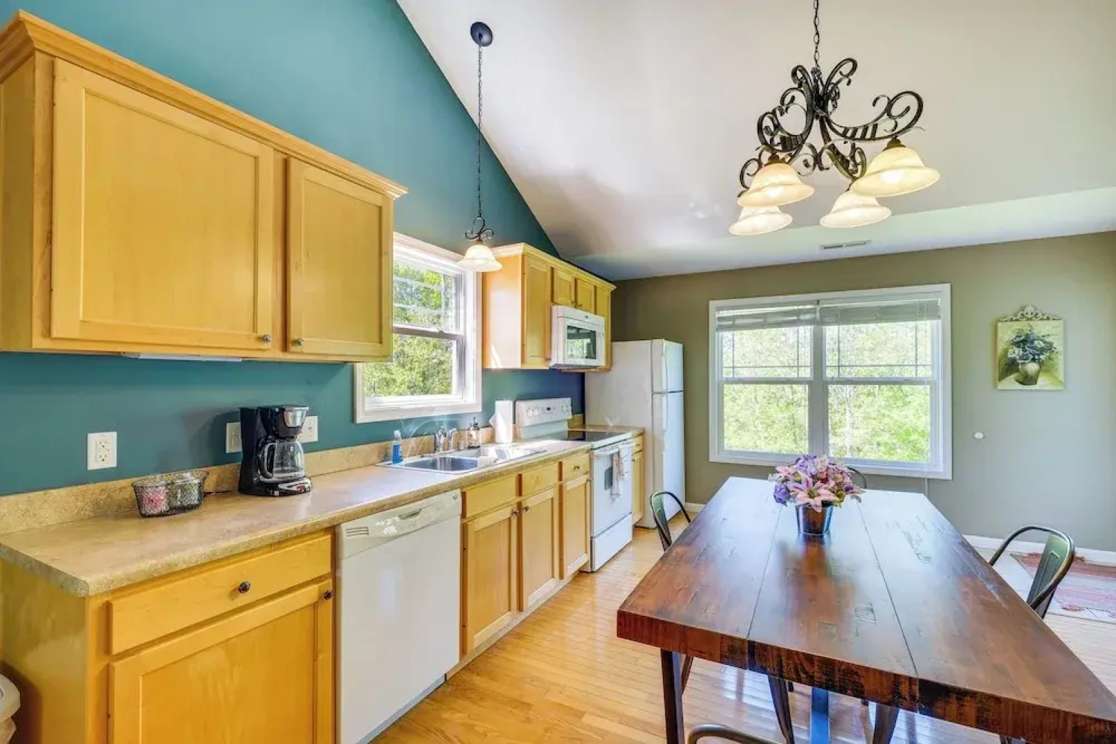 Cozy Resort-style Escape on Taylorsville Lake!