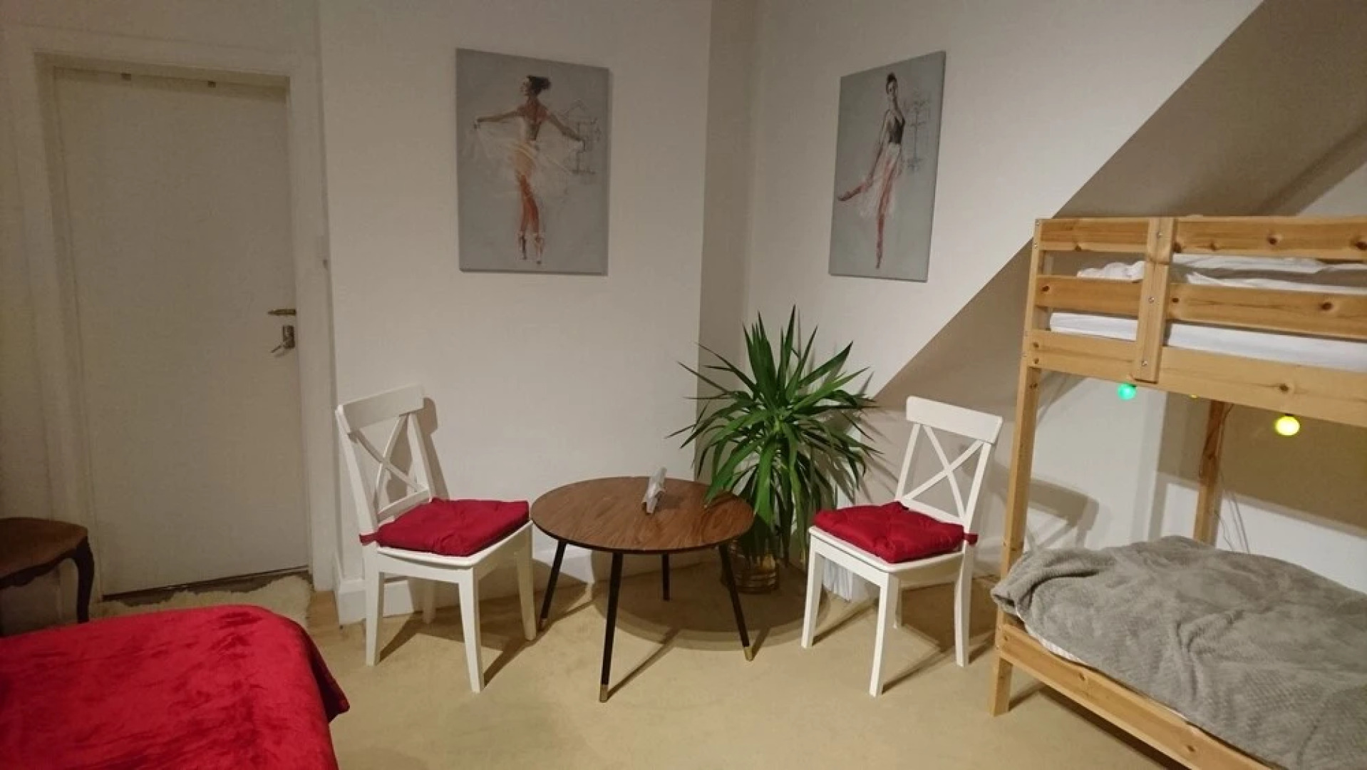 6 Bedroom Detached House