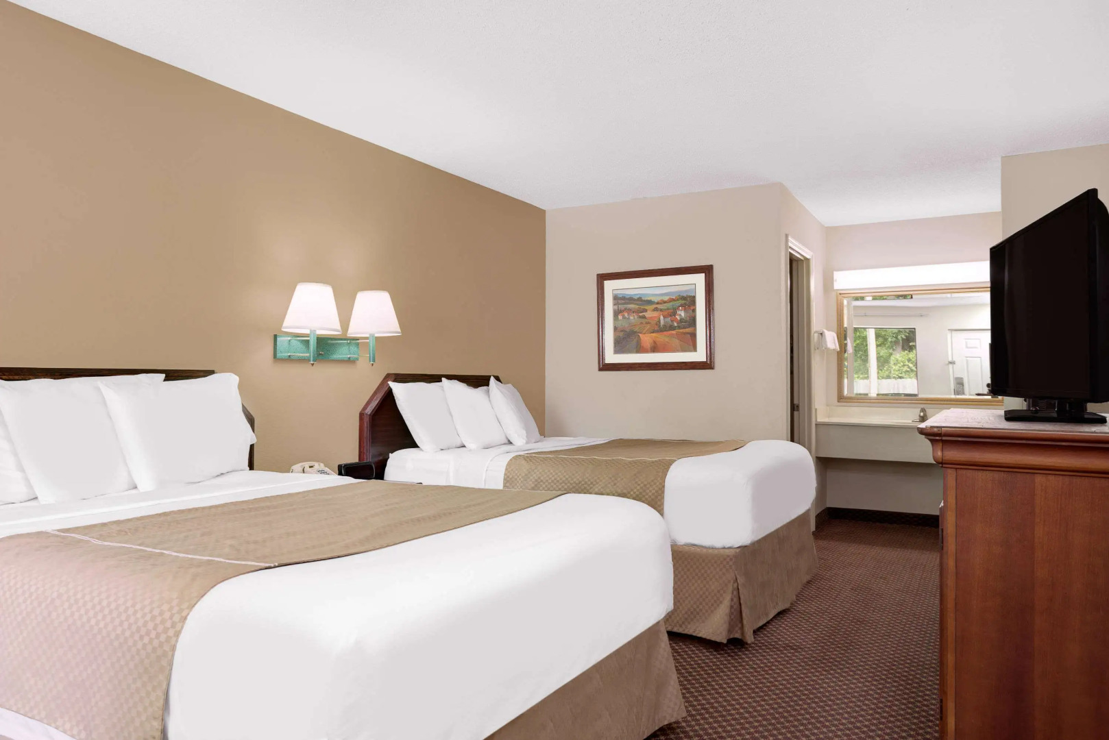 Days Inn by Wyndham Macon I-475