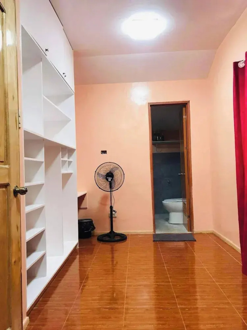 3 Bedrooms 2 Storey House!