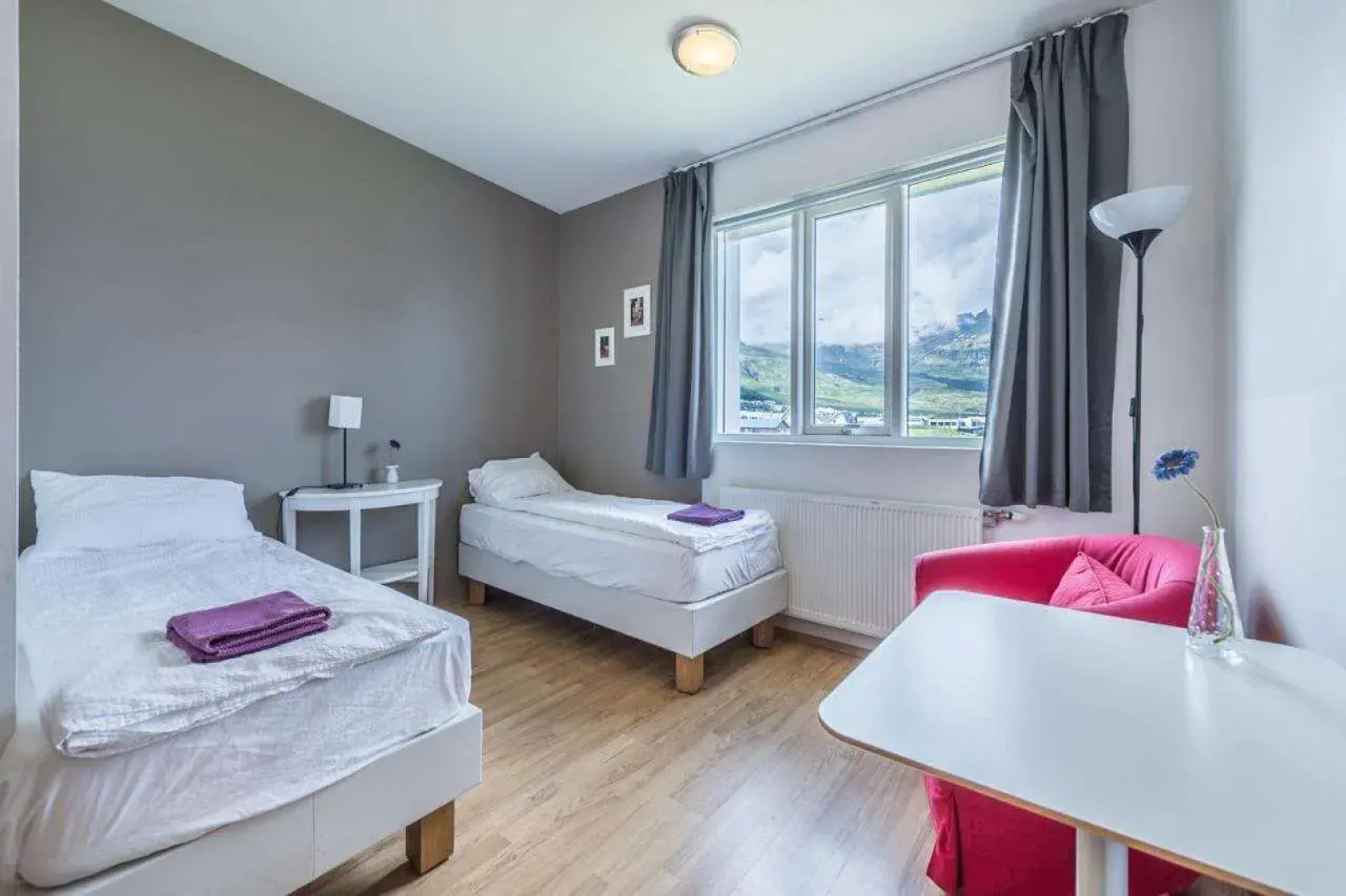 Stoð Guesthouse and apartments