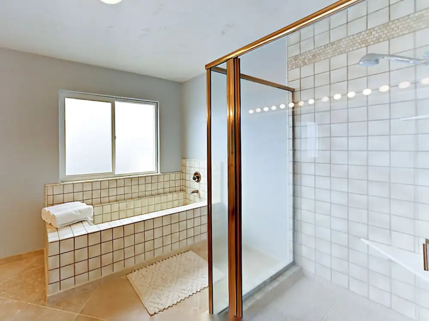 2311 Victoria Avenue Home 3 Bedrooms 2.5 Bathrooms Home