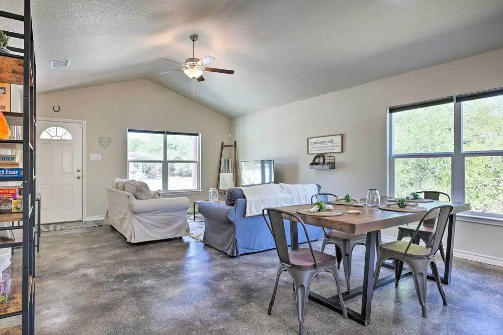 Canyon Lake Home ~ 1 Mi to Golfing & Swimming